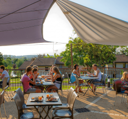 Restauration extérieure en saison